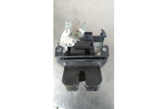 Audi A3-A4-A5-A6 bagaj kapak kilidi çıkma parça