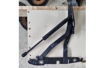 Audi A4 Kaput Menteşesi