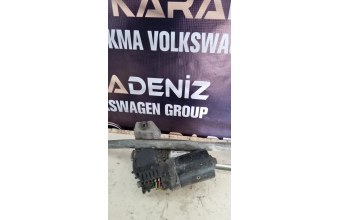 Audi A4 silecek motoru