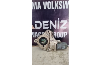 Audi A5 sağ ön cam motoru