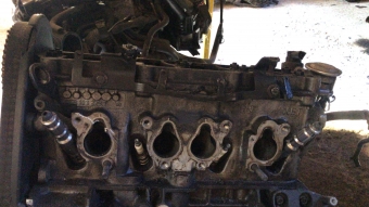 Passat 1.6 8v alz kodlu silindir kapak çıkma parça