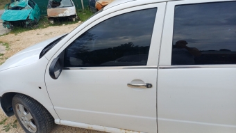 skoda fabia çıkma sol ön kapı