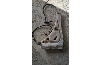 Volkswagen Touareg Cam Suyu Bidonu