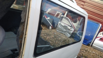 Volkswagen Transporter T4 sol arka cam çıkma parça