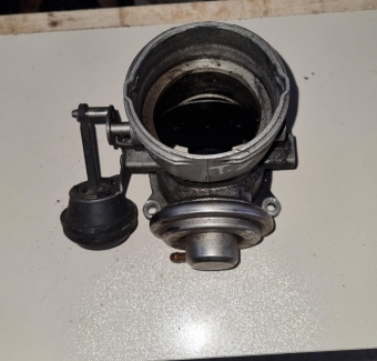 Volkswagen Transporter T5 2.5 130'luk Gaz Kelebeği