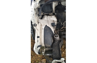 Volkswagen Transporter T5 sağ ön kesme podye çıkma parça